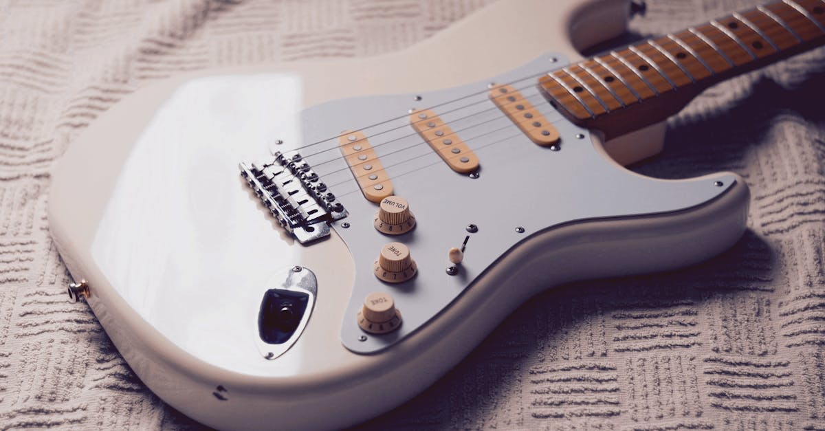 How Do Electric Guitars Work? The Complete, No‑Jargon Explanation!