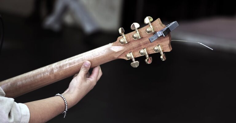 Guitar Won’t Stay in Tune? Possible Causes & Fixes You Need!