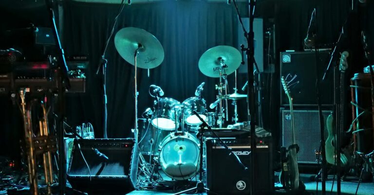 Mic a Guitar Amp for Live Sound – Pro Tips You’ll Love!