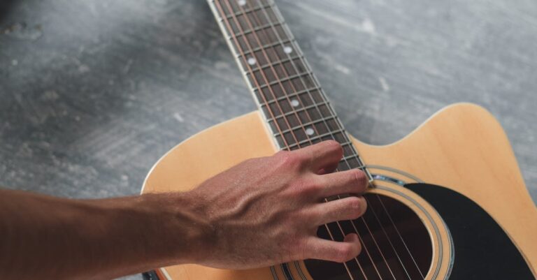 Prevent Guitar Strings from Rusting – Proven Tips That Work!