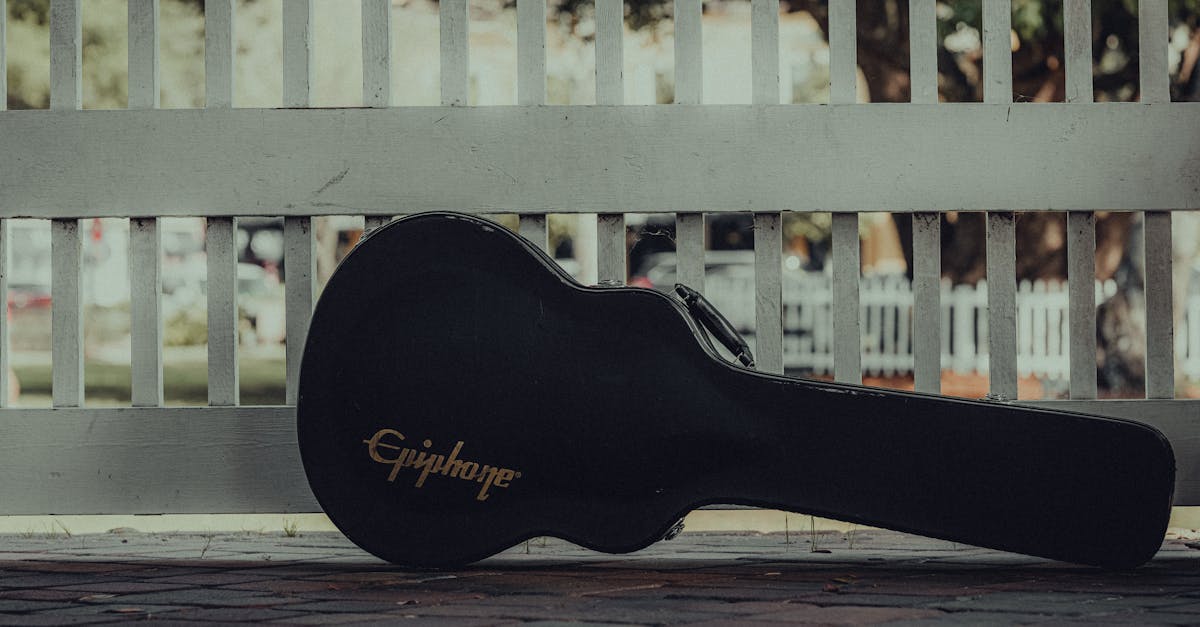 Ship a Guitar Without a Case – Ensure It Arrives Safely!