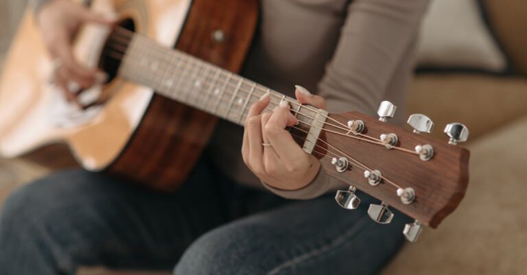 The Best Way to Learn Guitar (And Stop Wasting Practice Time)!