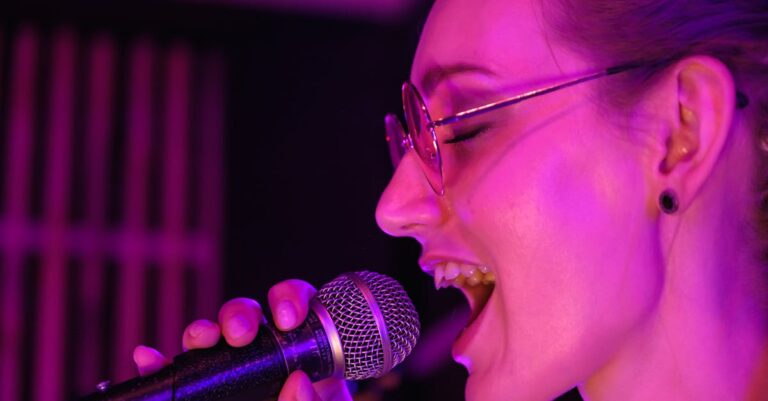 Singing Tips For Beginners: 10 Tricks That Skyrocket Your Voice Overnight